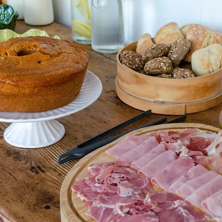 Guest house Cheese & Wine Lapa Lisbon