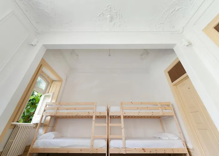 Cheese & Wine Lapa Guest house Lisbon